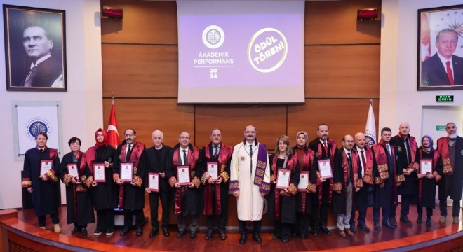 ATAUNİV'de 2024 Akademik Performans ödül töreni