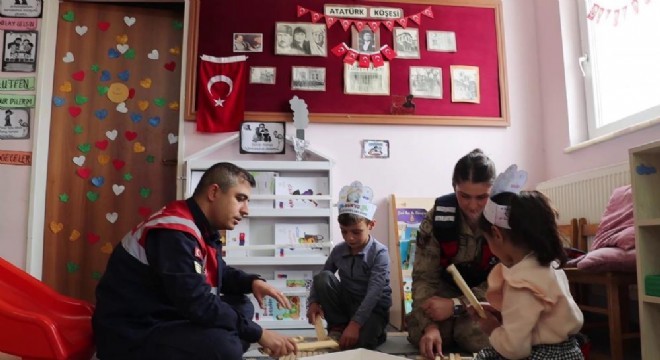 Jandarmadan Çocuk Hakları Günü etkinliği