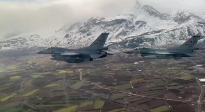 Jetler Erzincan'ın kurtuluşu için havalandı