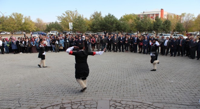 Kafkas Üniversitesi'nden Kafkasya Halk Kültürü kongresi