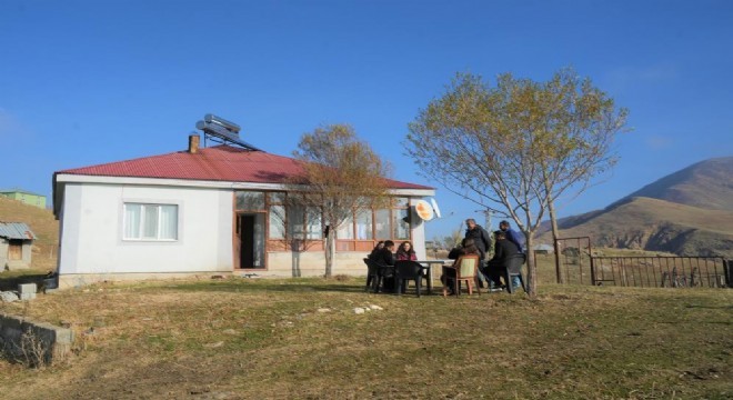 Zorlu coğrafyada kapı kapı eğitim mücadelesi