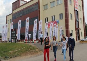 ATAÜNİ'de kayıtlar devam ediyor