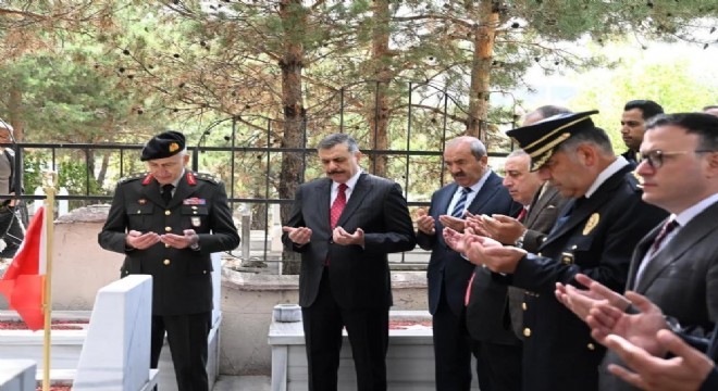 Şehitler rahmet niyazıyla anıldı